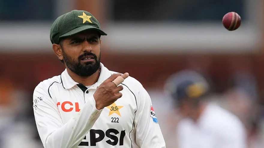 Babar Azam Surrounded by Fans During President’s Trophy Match