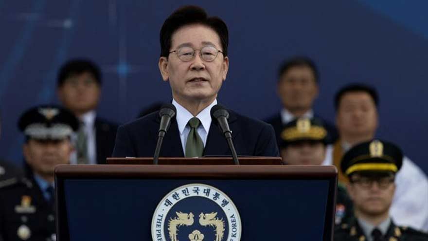 South Korea’s Lee Urges North Korea to Restore Dialogue, Pledges Military Buildup