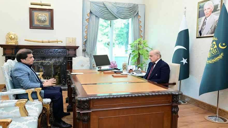 PM Shehbaz Directs Timely Railway Track Repairs, Better Passenger Safety