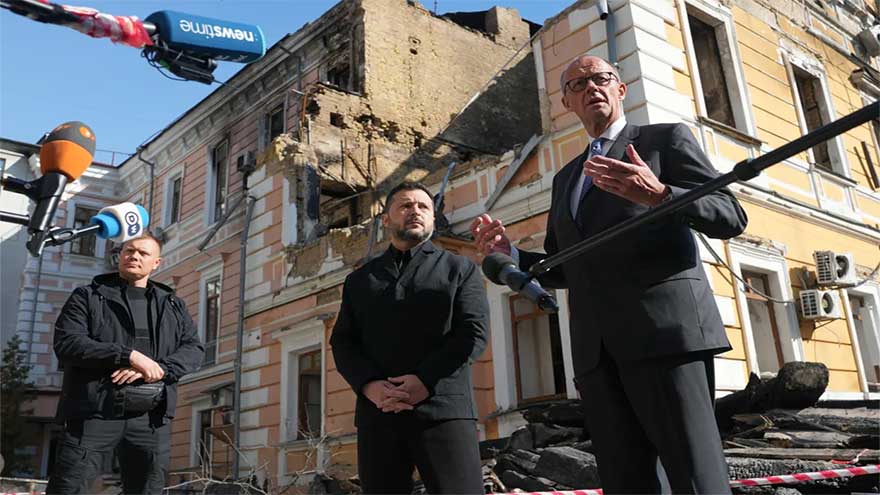 Germany’s Merz Visits Kyiv as Russia Intensifies Attacks on Ukrainian Cities
