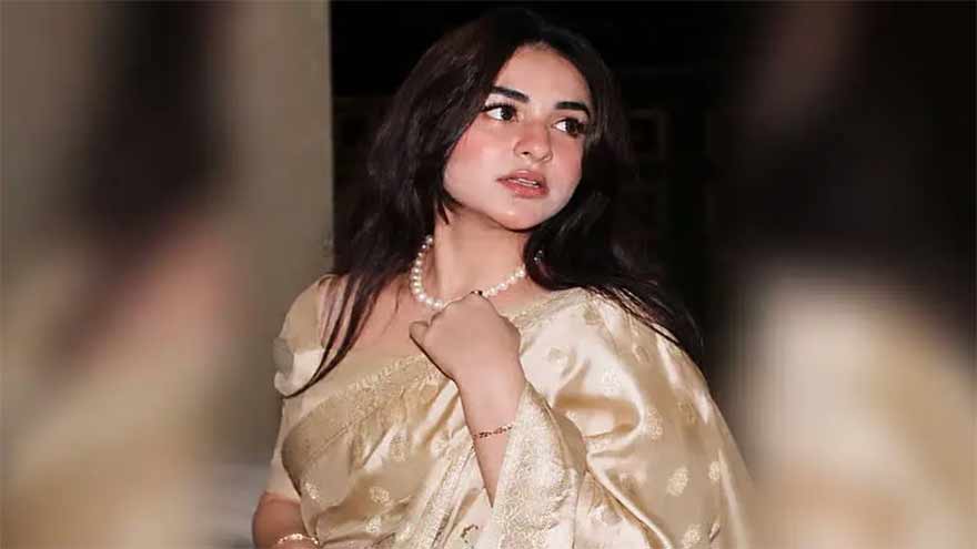 Yumna Zaidi Gets Emotional While Leaving Home for Work