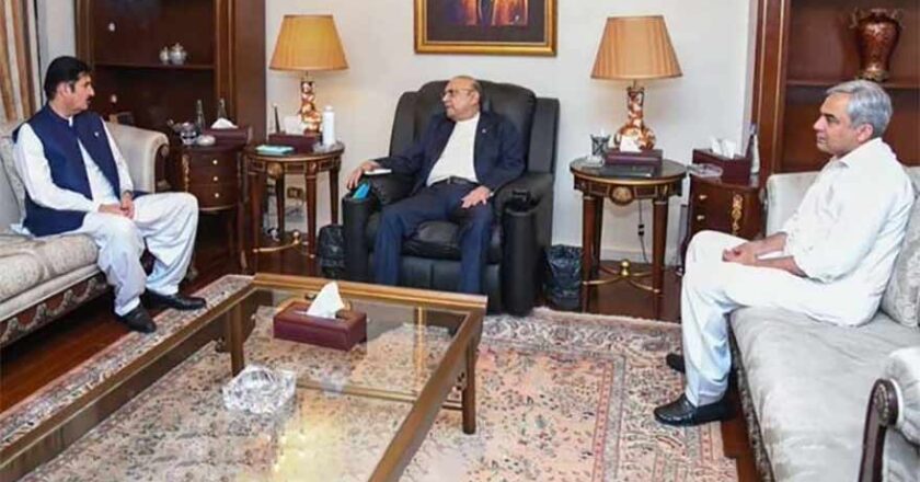 President Zardari Reviews KP Security Situation with Governor Kundi
