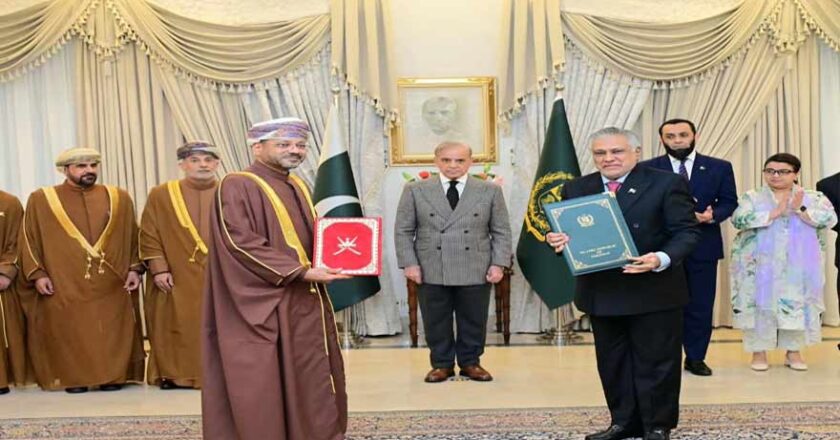پاکستان اور عمان کے درمیان دوطرفہ تعلقات کے فروغ کے لیے چھ معاہدوں اور مفاہمتی یادداشتوں کا تبادلہ