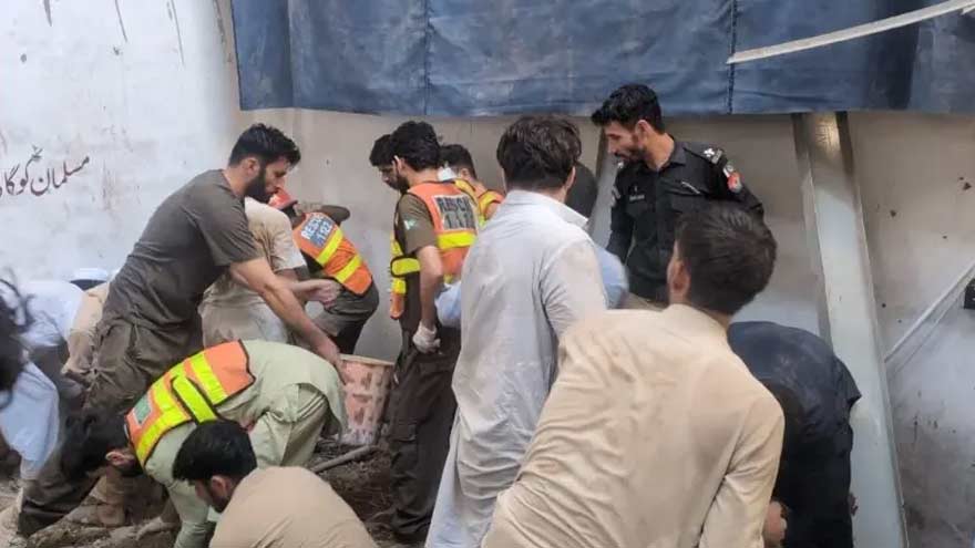 35 Killed, Including 34 Students and a Teacher, in Peshawar School Roof Collapse