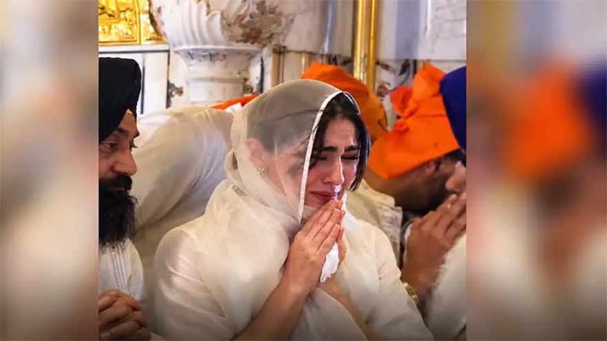Sara Ali Khan Gets Emotional During Visit to Golden Temple