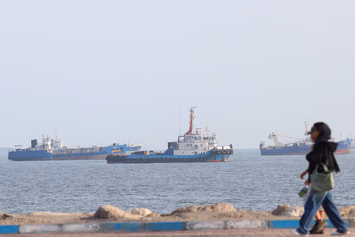 Container Ship Sinks Near Strait of Hormuz After Projectile Strike, Another Vessel Reportedly Sinkin