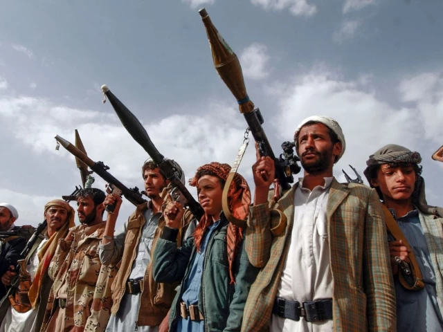 Houthis Attack Presidential Palace Complex in Yemen’s Aden, Prime Minister Unharmed